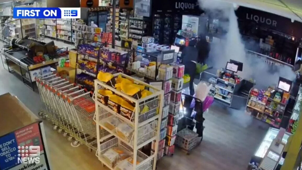 Channel 9 News footage of a SmokeCloak fog system filling a grocery store during an attempted break-in